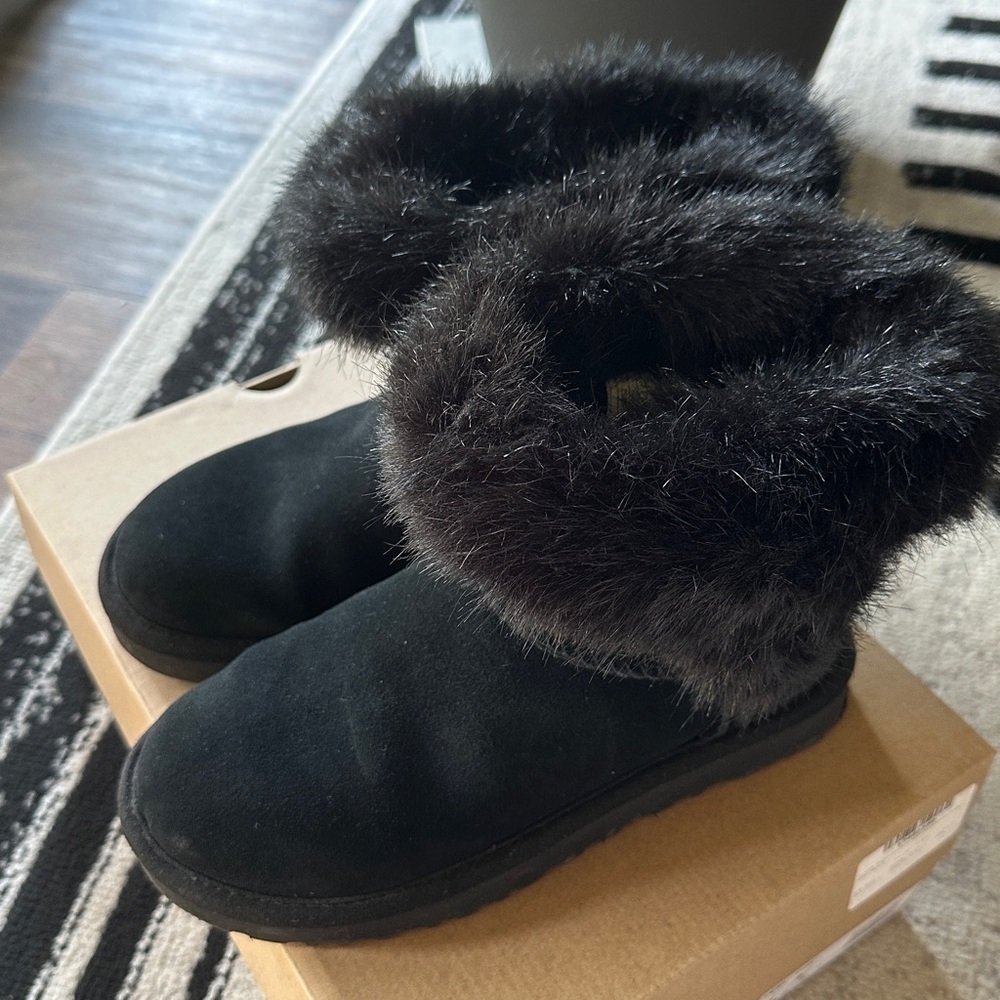 UGG Cathie Suede Genuine Sheepskin Lined Short Boots / SZ5 - Picture 5 of 13